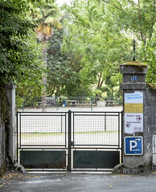 Bi begirale epailearen kontrolpean daude uneotan.