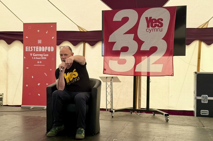 Rob Hughes, presidente de YesCymru, ha lanzado la campaña.