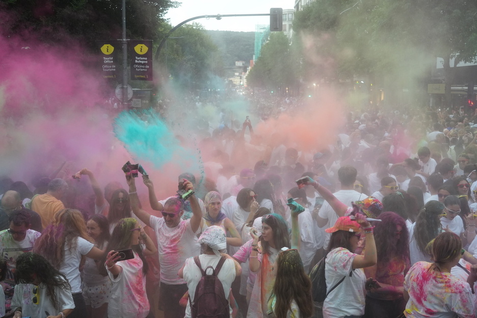 Holi festa, jaiak ongi hasteko. Holi festa, jaiak ongi hasteko.