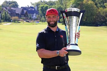 Jon Rahm, LIV Golf zirkuituko sailkapen nagusiko irabazlearen garaikurrarekin.