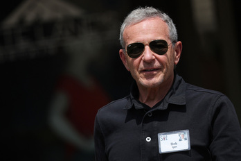 El empresario Bob Iger, antiguo CEO de la Disney y hoy uno de los propietarios de Los Angeles Lakers.