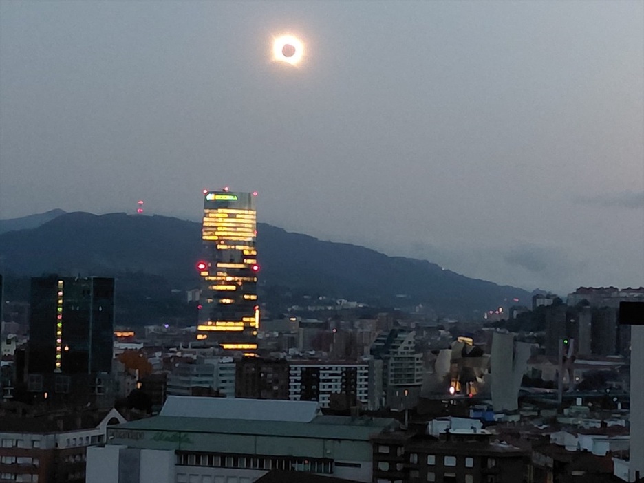 El eclipse visto desde Bilbo.