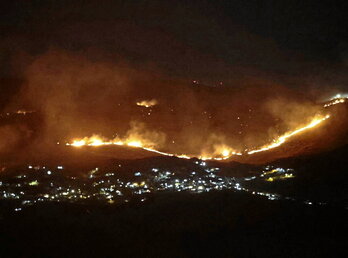 Incendio en la zona de Kfar Shouba, en el sur de Líbano, tras un bombardeo israelí.