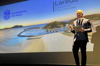 Miguel González, alcalde de Laredo, en un acto público.