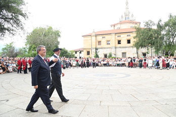 Aburto, en su último aurresku como alcalde. 