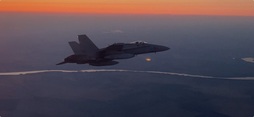 Imagen de archivo de un avión de combate F-18.