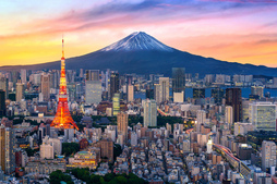 Tokio hiriburuaren panoramika, Fuji atzean duela.