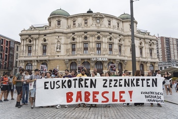 Euskotreneko langileek Arriaga plazan egin duten mobilizazioa, asteazken honetan.