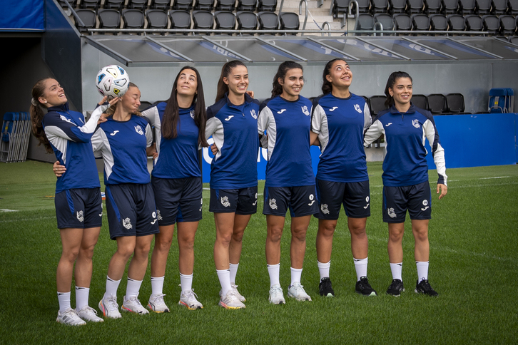 Jugadoras de la Real bromean en este ‘Media Day’ enfocado ya a la eliminatoria contra el Chelsea.