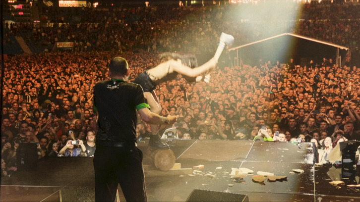 ‘Muguruza FM 40 Tour’ dokumentaleko fotograma.