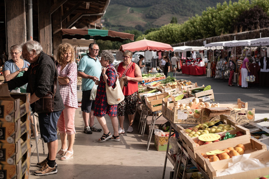 Donibane Garaziko azoka estalia Georges Pompidouk inauguratu zuen 1967an.