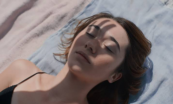 'Forastera' está protagonizada por Zoe Stein