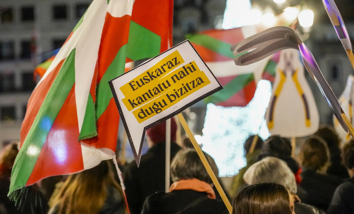 Euskararen aldeko ekimena.