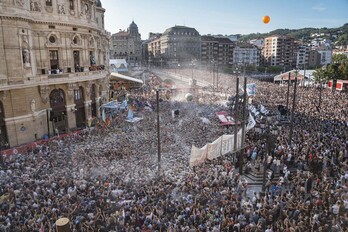Al multitudinario recibimiento a Mariaja, según el Ayuntamiento, asistieron cerca de 50.000 personas.
