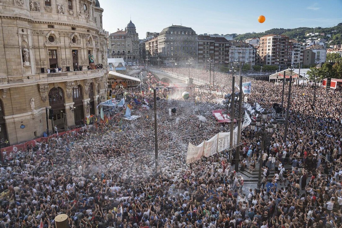 Al multitudinario recibimiento a Mariaja, según el Ayuntamiento, asistieron cerca de 50.000 personas.