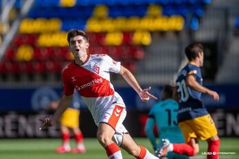 Aleix Garrido celebra el gol de la victoria del Eibar en Andorra.