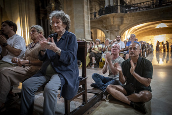 Los conciertos se han llenado en esta edición. En la imagen, público el que ofrecieron en la Basílica Thomas Ospital, al órgano, con el dantzari Edu Muruamendiaraz.