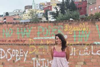 Lara Salceda lleva desde junio en Ceuta, por lo que ha habido allí la situación previa, la llegada masiva y los hechos actuales.