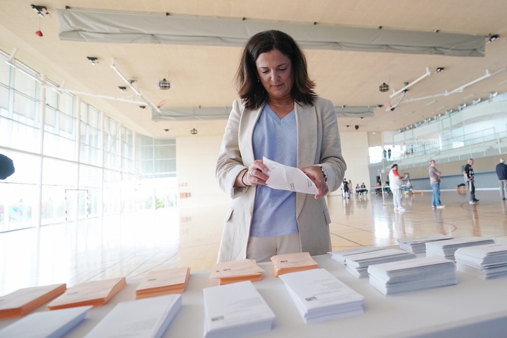 Artolazabal, votando en las municipales de 2023, en la que el PNV cayó a cuarta fuerza.