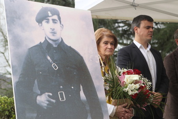 Programazioak, frankismoa eta trantsizioaren inguruko jarduerak daude aurtengo programazioan. Irudian, memoria ekitaldi bat herrian.