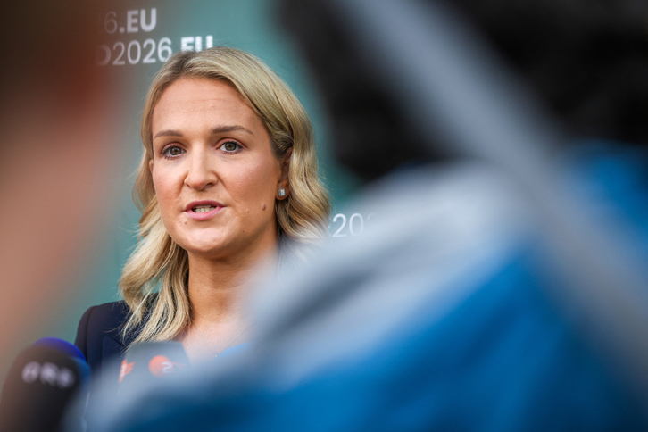 La ministra de Defensa y Asuntos Exteriores de Irlanda, Helen McEntee.