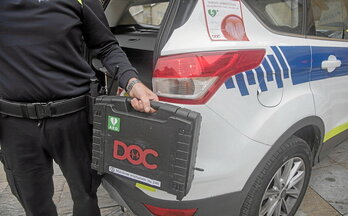 Lezok 2016an jarri zuen martxan desfibriladoreak udaltzainen autoetan eramateko programa.
