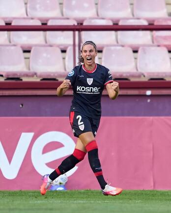 Maddi celebra el gol de la victoria del Athletic contra el Logroñés.