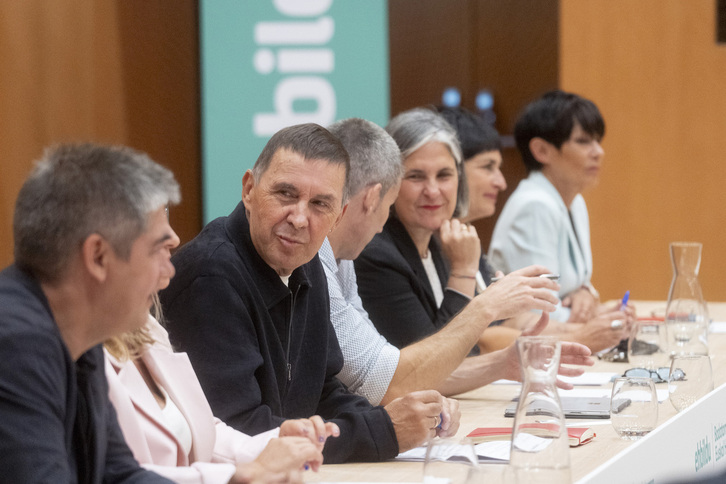 Arnaldo Otegi en una reunión de la dirección y cargos de EH Bildu en Iruñea.