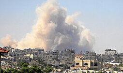 Demolición de viviendas por parte del Ejército israelí en Deir al-Balah.