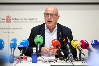 El consejero Gimeno, durante su comparecencia ante los medios.