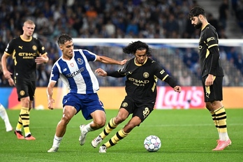 Ayyoub Bouaddi brilló en su estreno con el Manchester City, completó con éxito 54 de 55 pases. 
