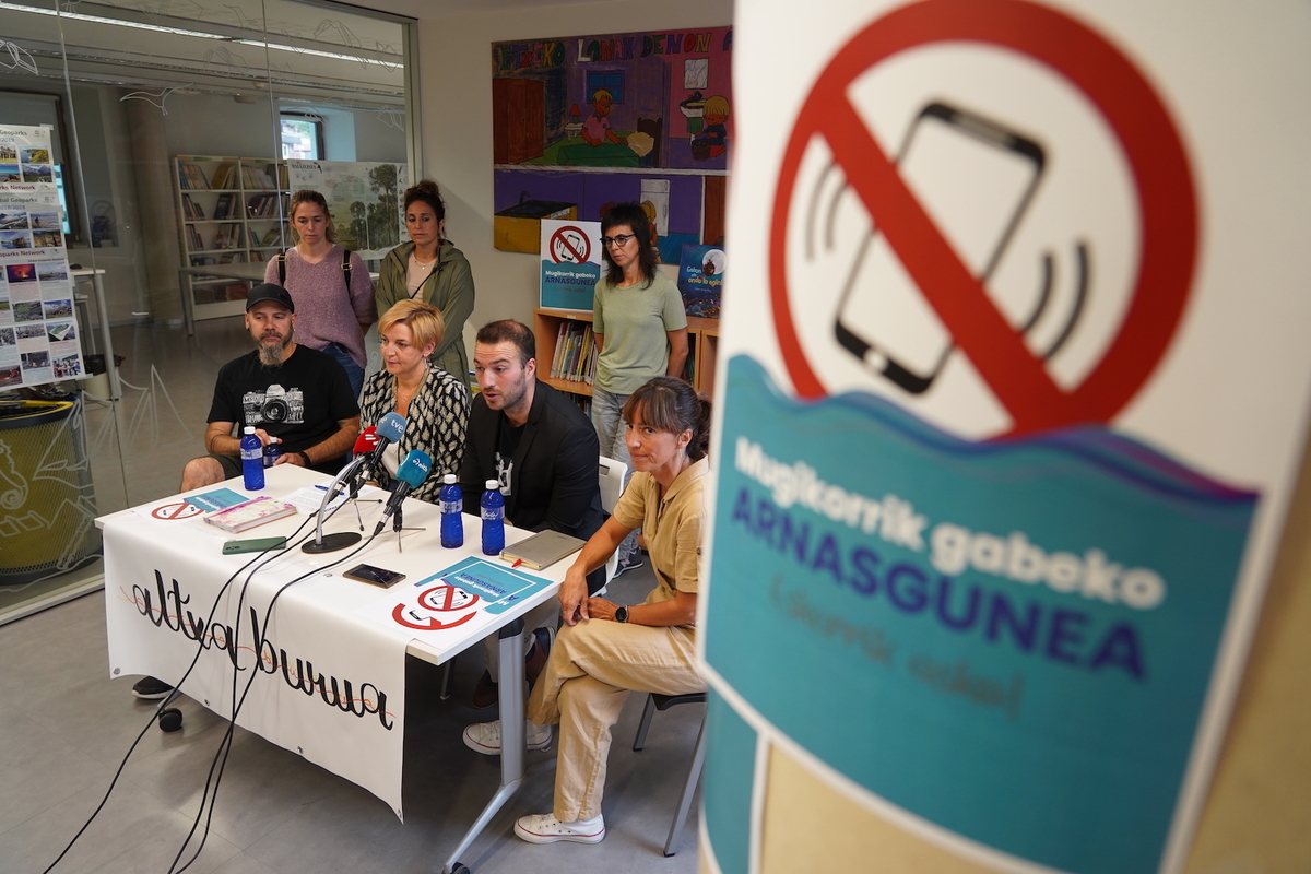 Altxa Burua ekimenak Zumaian egindako aurkezpena. (Jon URBE / FOKU)