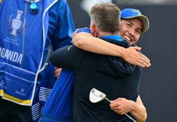 Carlota Ciganda, feliz tras conquistar su quinta Copa Solheim.