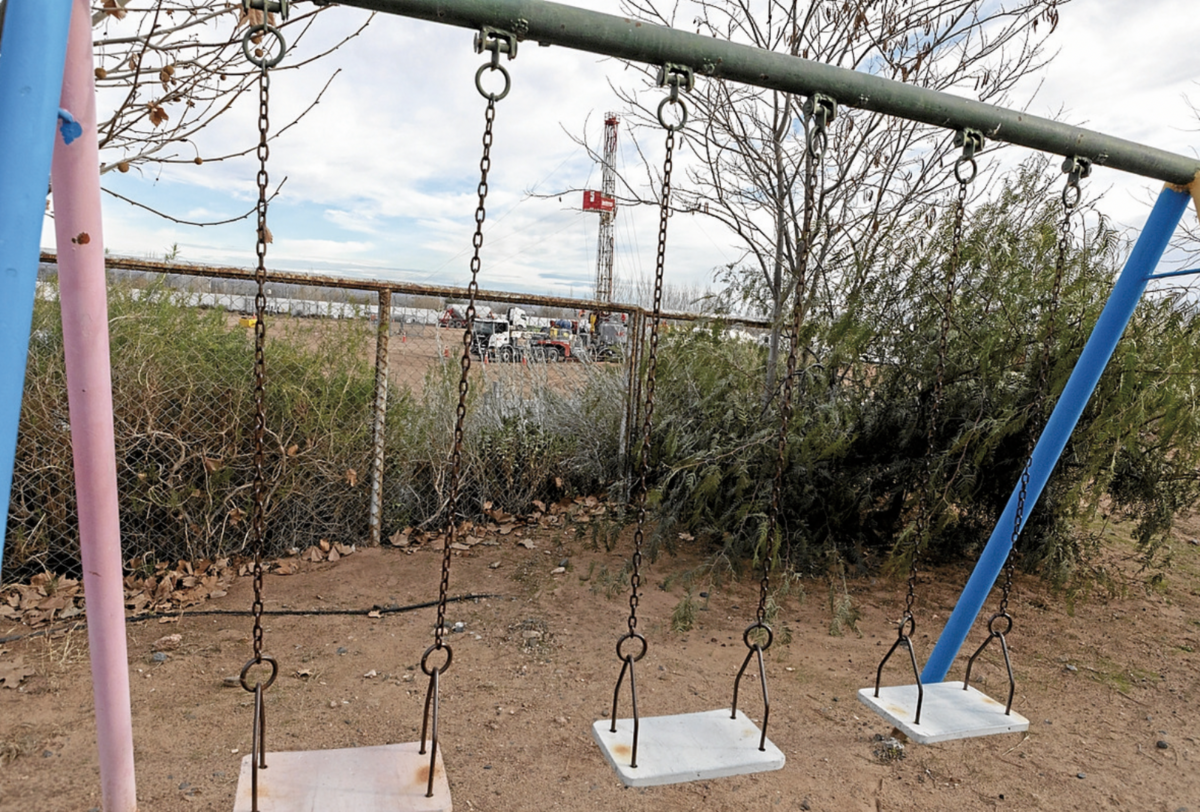 Un parque instalado frente a un pozo en Neuquén. Emiliano Ortiz - Martín Álvarez - Antv_Nawel