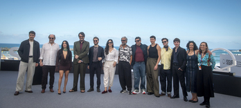 El equipo de ‘Glaxo’ posa para la prensa en el Kursaal.