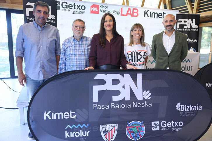 Los promotores de Pasa Baloia Neska han ofrecido una rueda de prensa en Getxo.