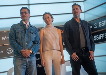 Brad Pitt, la productora Olivia Hamilton y David Ayer.