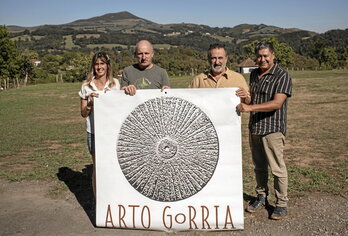 Hilaren 14an Arto Gorria elkarteak egindako agerraldia.