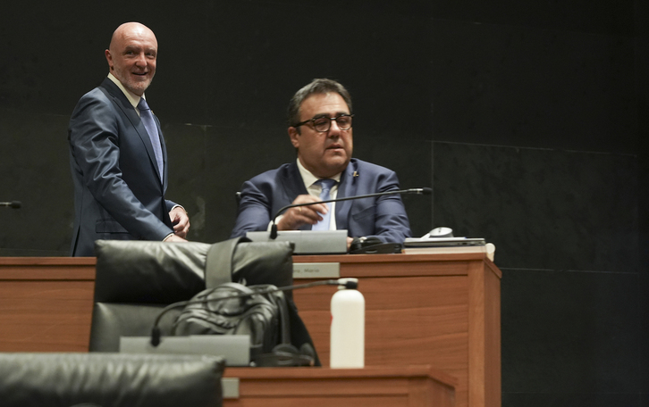 Javier Esparza, al inicio del Pleno.