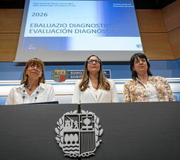 Lucia Torrealday, Begoña Pedrosa eta Junkal Gutierrez, aurkezpen batean.