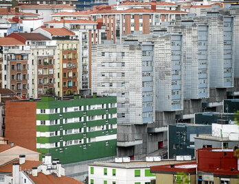 Bloques de viviendas en el barrio bilbaino de Santutxu.
