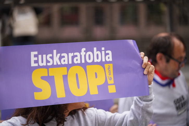 Una protesta ante el TSJPV contra la ofensiva judicial contra el euskara, en imagen de archivo.