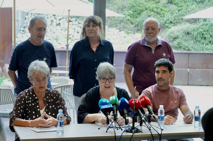 La Cumbre jauregia lantaldeak, Aiete Jauregia Hotelean egindako prentsaurrekoa.
