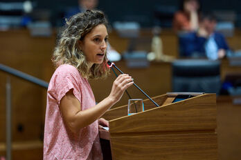 Irati Jiménez, parlamentaria de EH Bildu, durante la sesión final del debate.