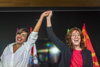 Rocío Vitero eta Eva López de Arroyabe, Gasteizen egin duten ekitaldian.