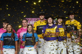 Podio de la Liga Jai Alai, con Barandika-Basque e Ihart-Maia en lo más alto.