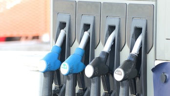 La gasolina ha escalado hasta encima de los 2 euros por litro en muchas gasolineras.