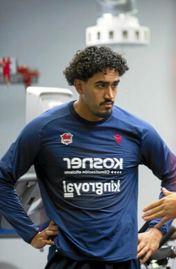 Marcio Santos tiene opción de debutar ya mismo