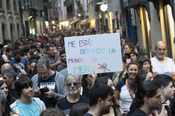 Iruñean arrtsaldean egindako manifestazioa.