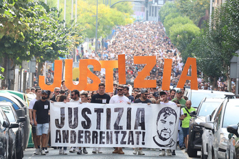 En la manifestación han participado más de 11.000 personas, según el recuento de NAIZ.